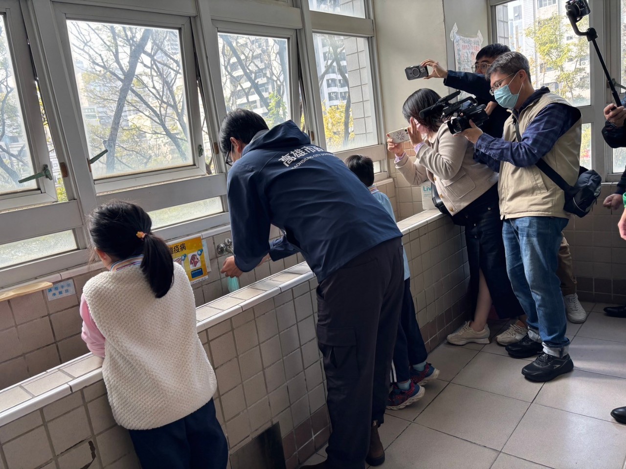 LINE_ALBUM_20250211開學日市長到_250211_17.jpg